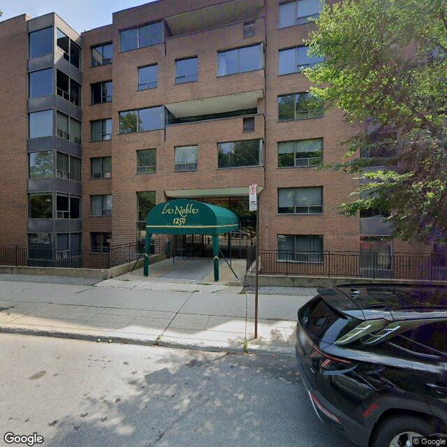 1270-1250 Av. des Pins O.