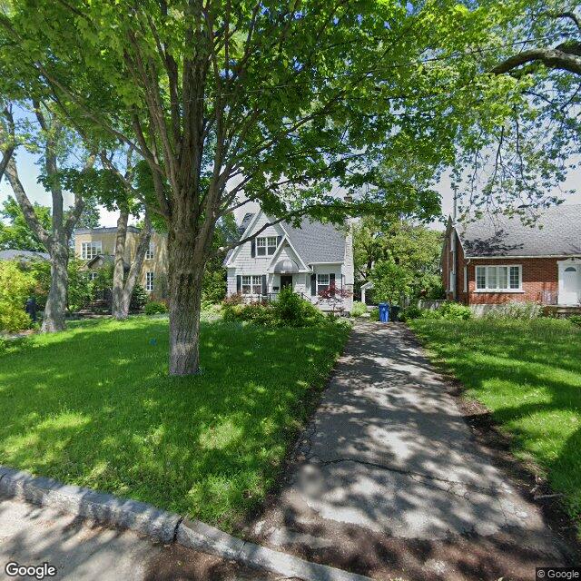 1292 Av. du Buisson