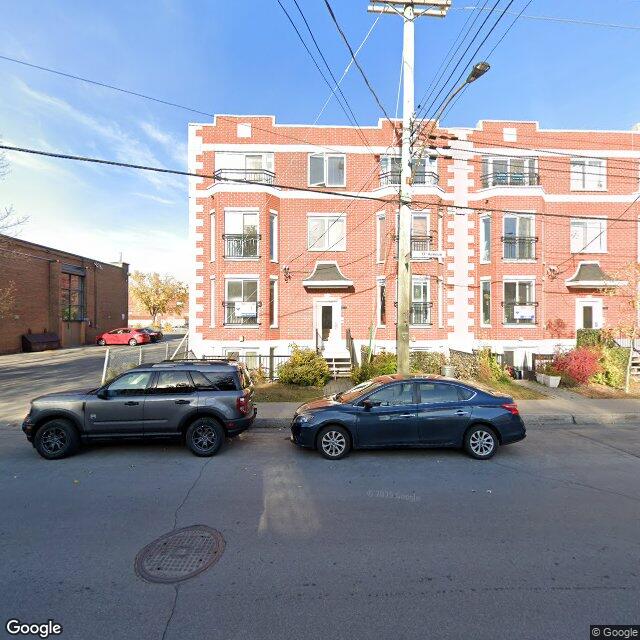 2-7371 17e Avenue
