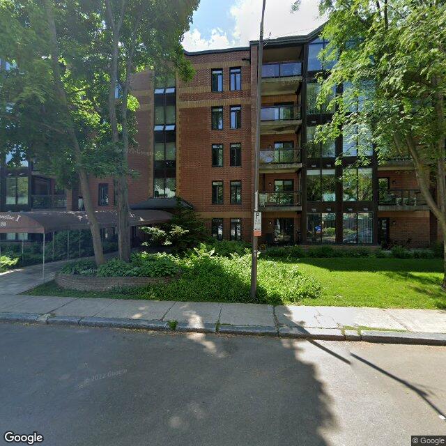 203-1180 Av. Moncton