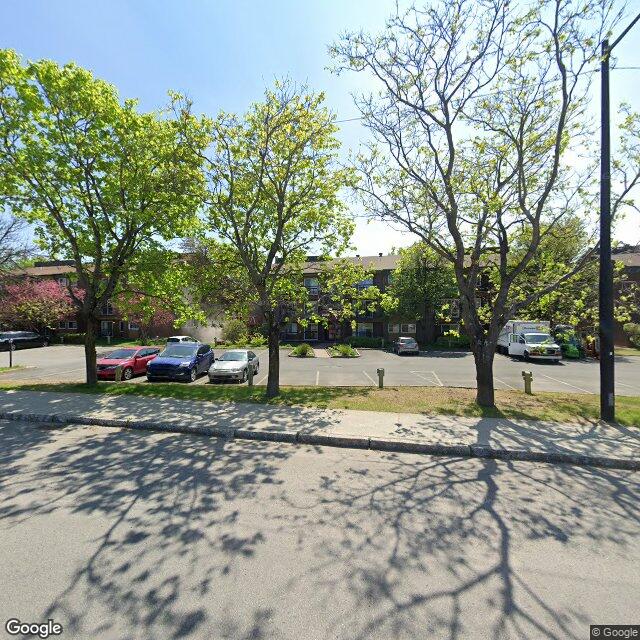 203-2965 Av. Maricourt