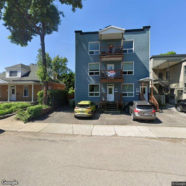 3-1251 Av. De La Ronde