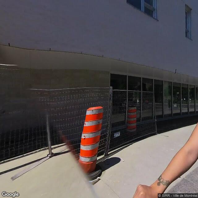 307-367 Av. des Pins E.